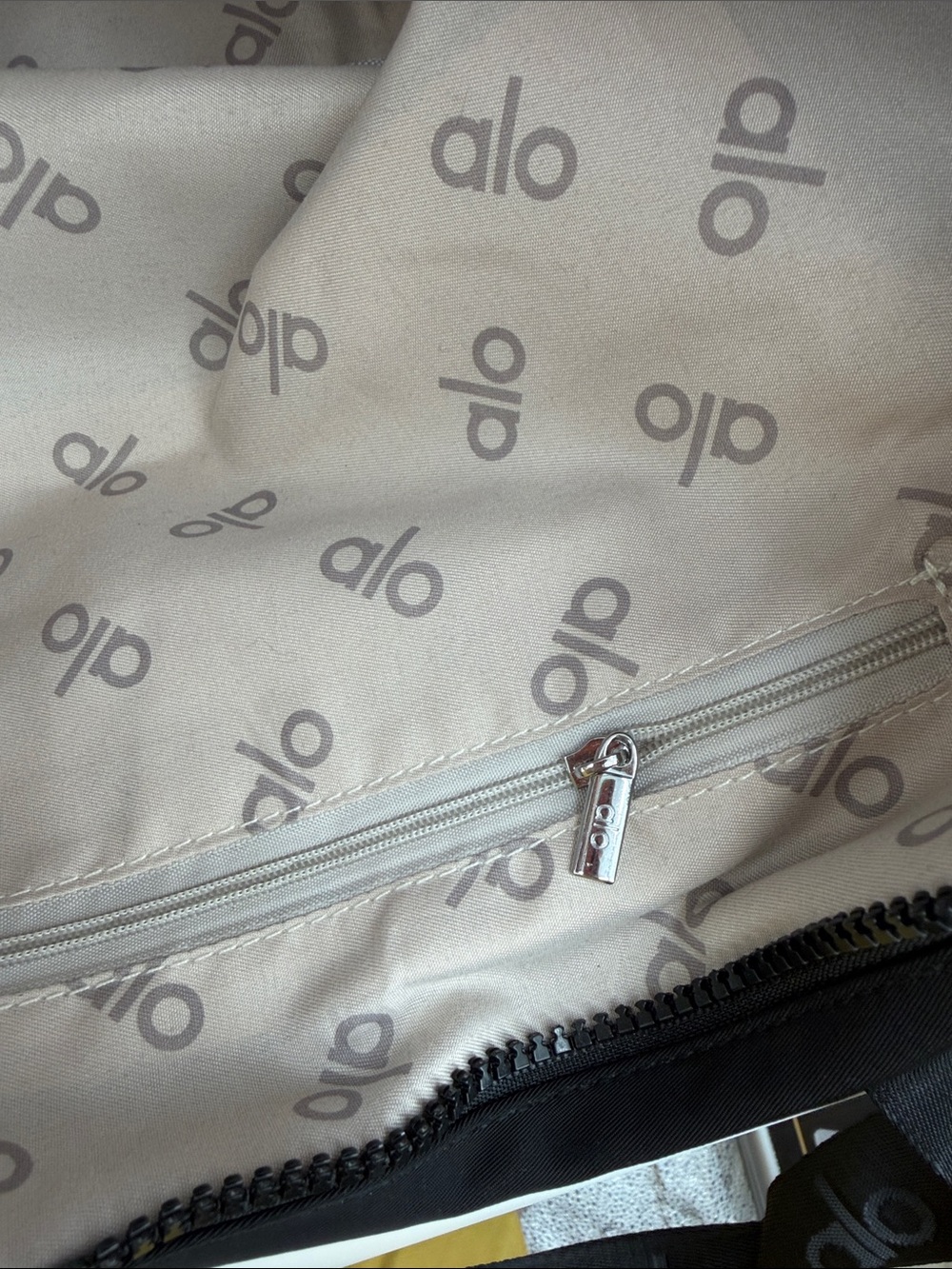 Alo Black Nylon Logo Bag - Picture 11 of 11